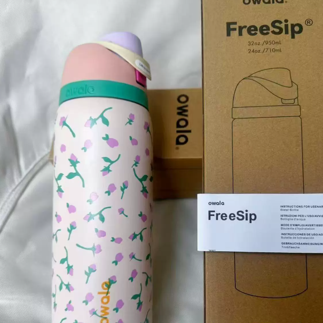 Momenvera Insulated Stainless Steel Water Bottle with Straw-32oz