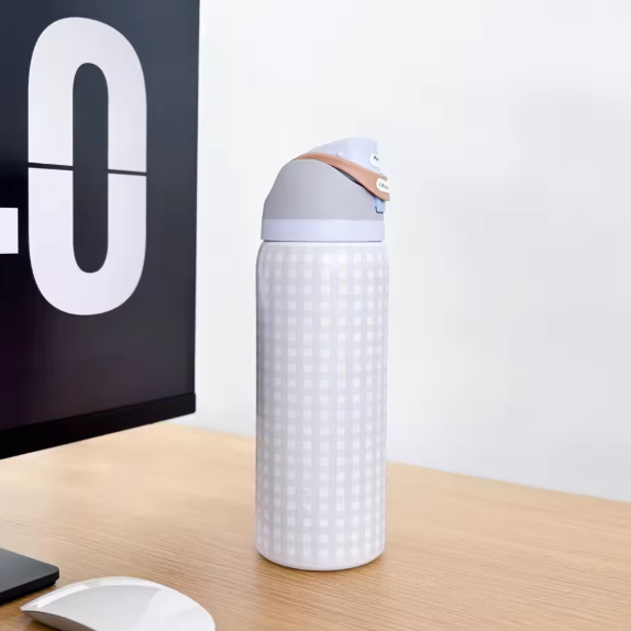 Momenvera Insulated Stainless Steel Water Bottle with Straw-32oz